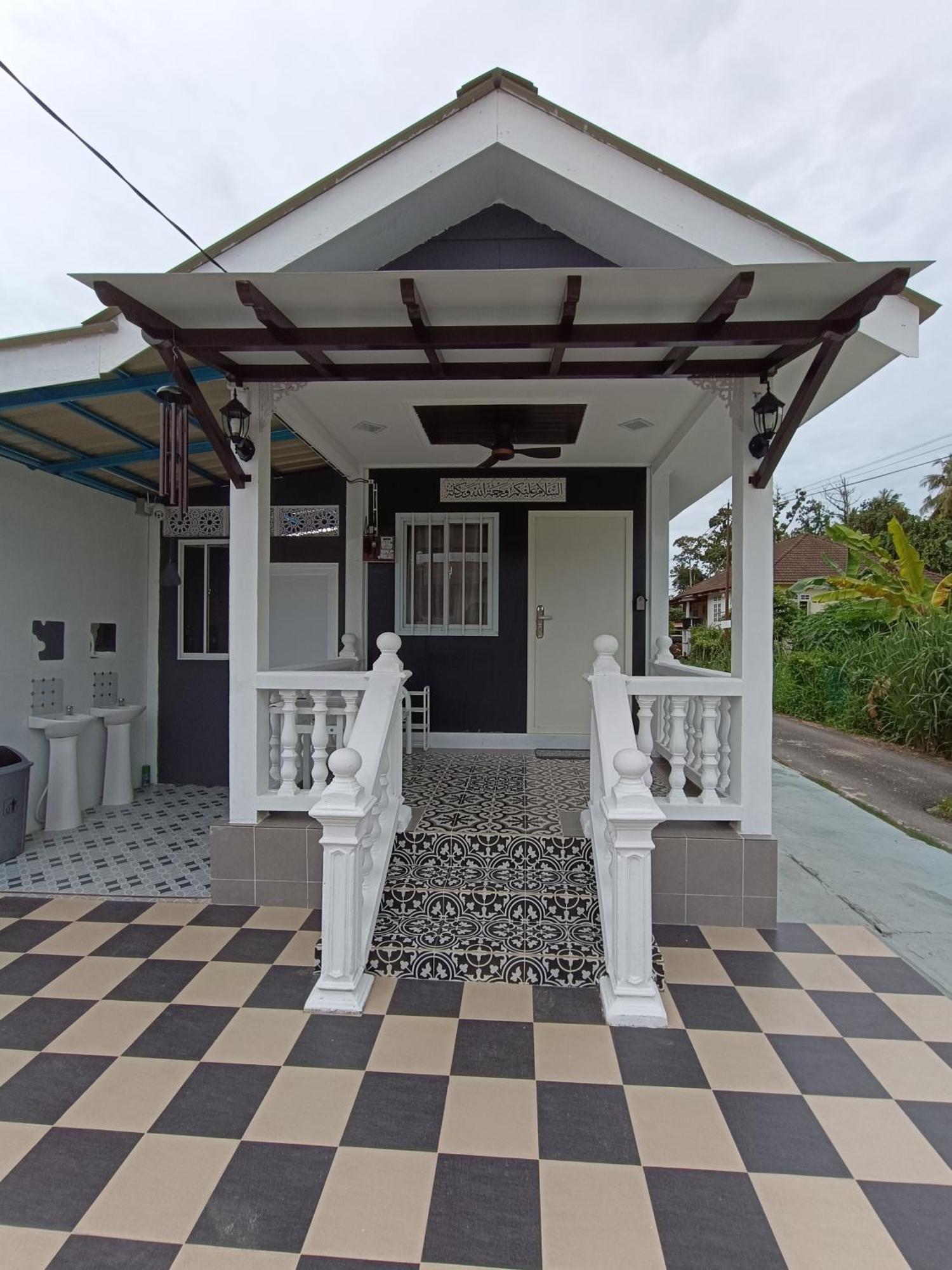 Sky Homestay *